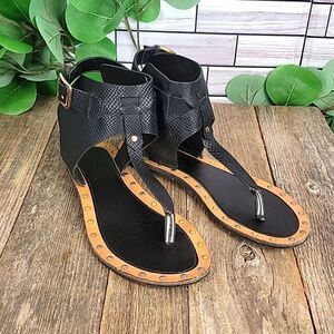Qupid black thong sandals Size 6.5